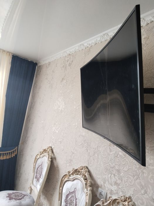 Телевизор  с трещины на запчасти