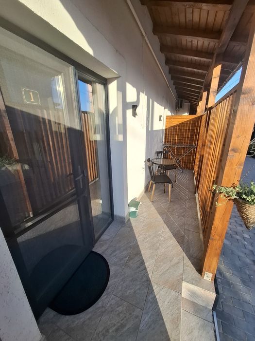 Garsoniera de inchiriat  ultracentral la curte