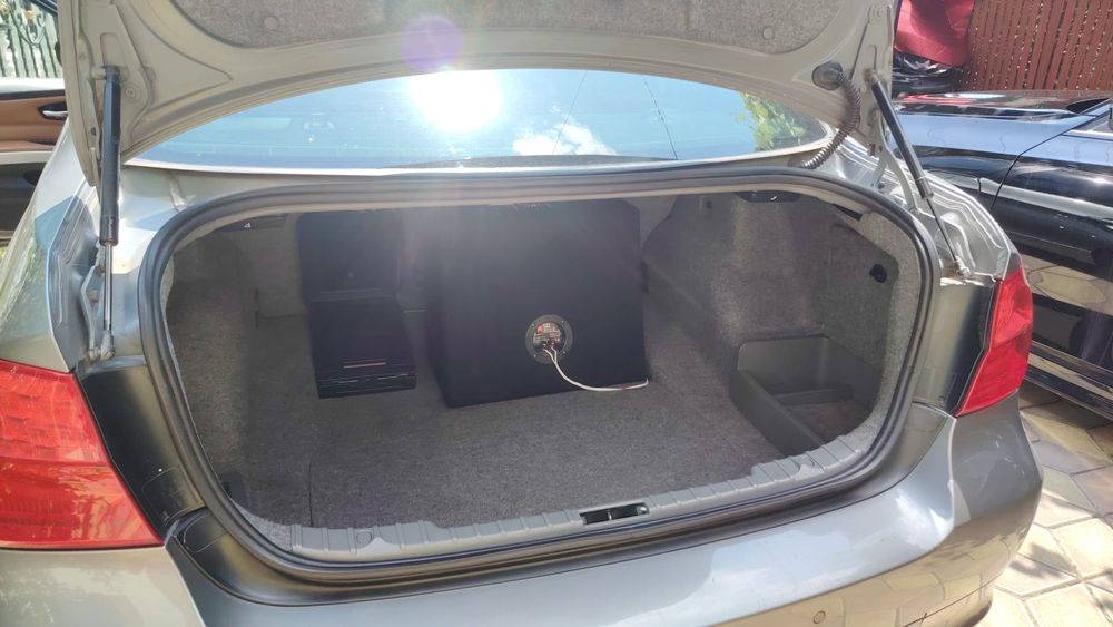 Vând BMW E90 2011 impecabil 177 CP