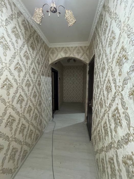 Сотилади Келес хокимият олдида 2/1/5 54м2 2х6 балкон