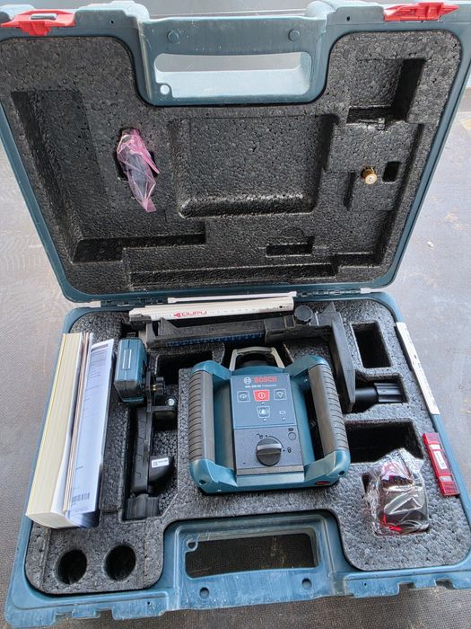 Nivelă laser rotativă Bosch GRL 300 HV Professional – set complet
