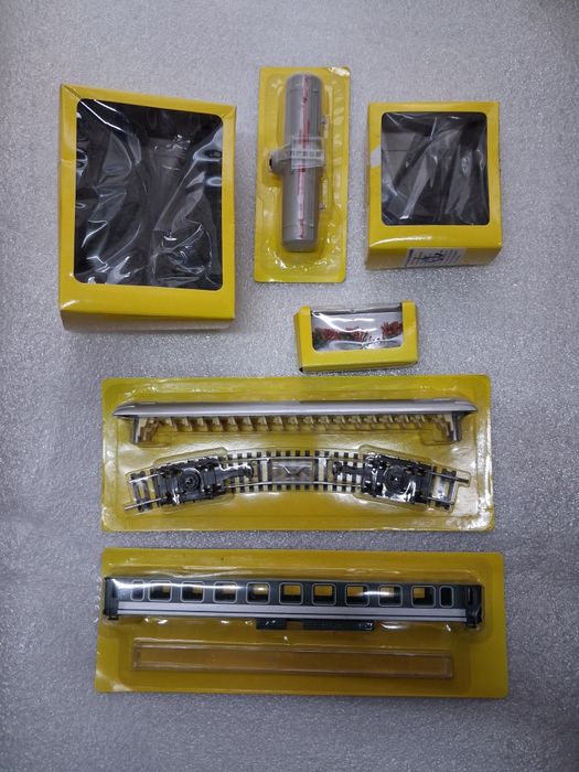 Lot feroviar revista trenulet electric scara H0