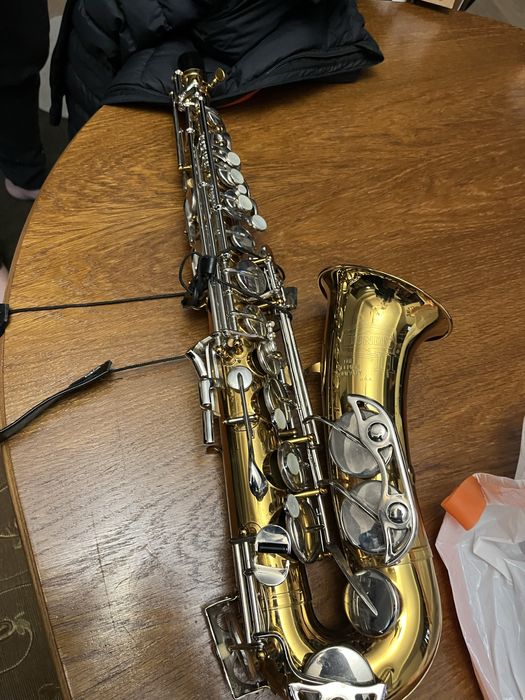 Vind Saxofon Selmer stare foarte buna folosit foarte putin