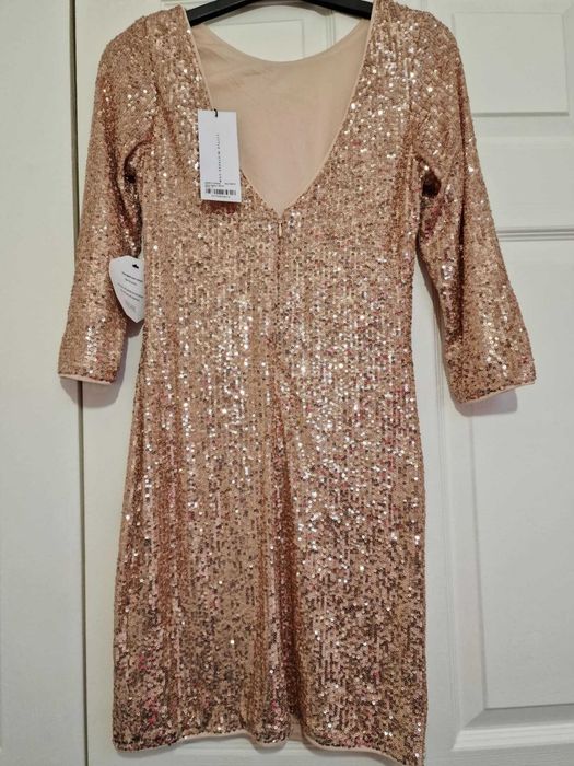 Официална нова лъскава рокля