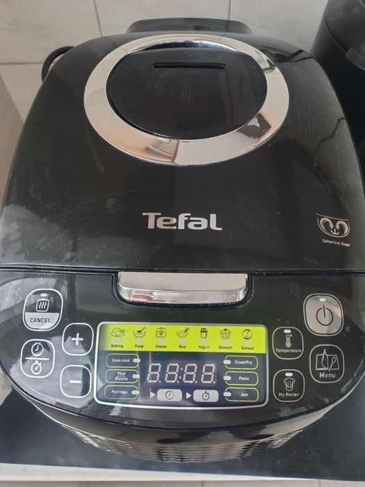 Мултикукър Тефал в много добро състояние