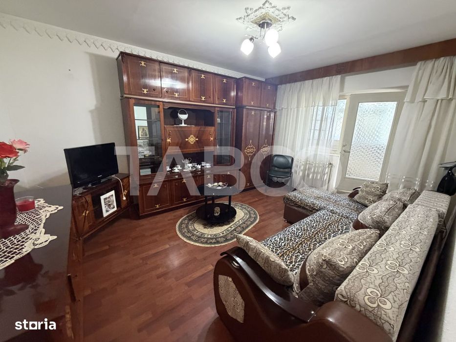 Apartament decomandat 2 camere parter boxa la subsol zona 1 Decembrie