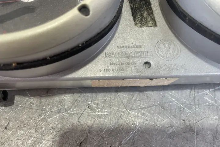 Ceasuri bord 5220301800 / 5 2203 018 00 Volkswagen VW Polo 2000