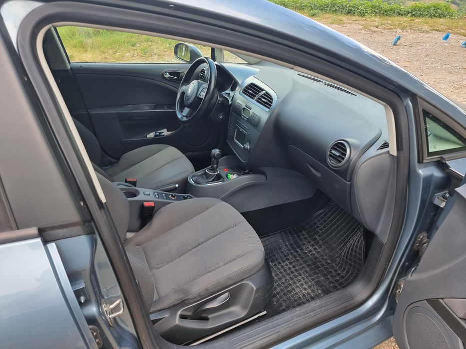 Seat Leon 2.0TDI 140 cai mașină merge și arată ok pentru virsta ei