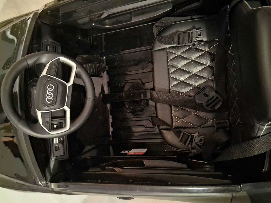 Детска електрическа кола Audi E-tron Sportback