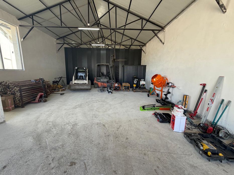 Inchiriem utilaje , scule ,echipamente pt constructii ,remorci ,masini
