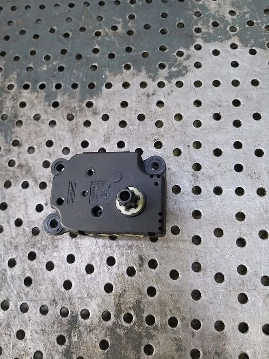 Motoras clapeta aeroterma opel astra j u9518001