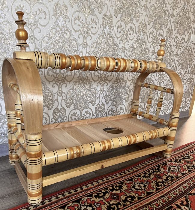 Бесік жасауымен бірге