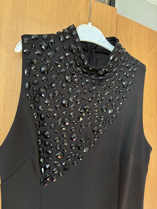 Официална черна рокля с камъни