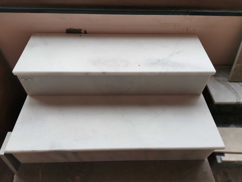 Бял Мрамор -Подпрозоречни Первази до 20 см-25 лв. линеен метър с фаска