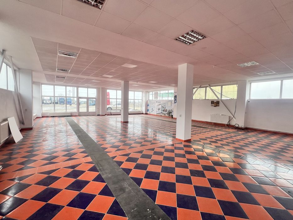 De inchiriat spatiu comercial, hale depozitare, birouri