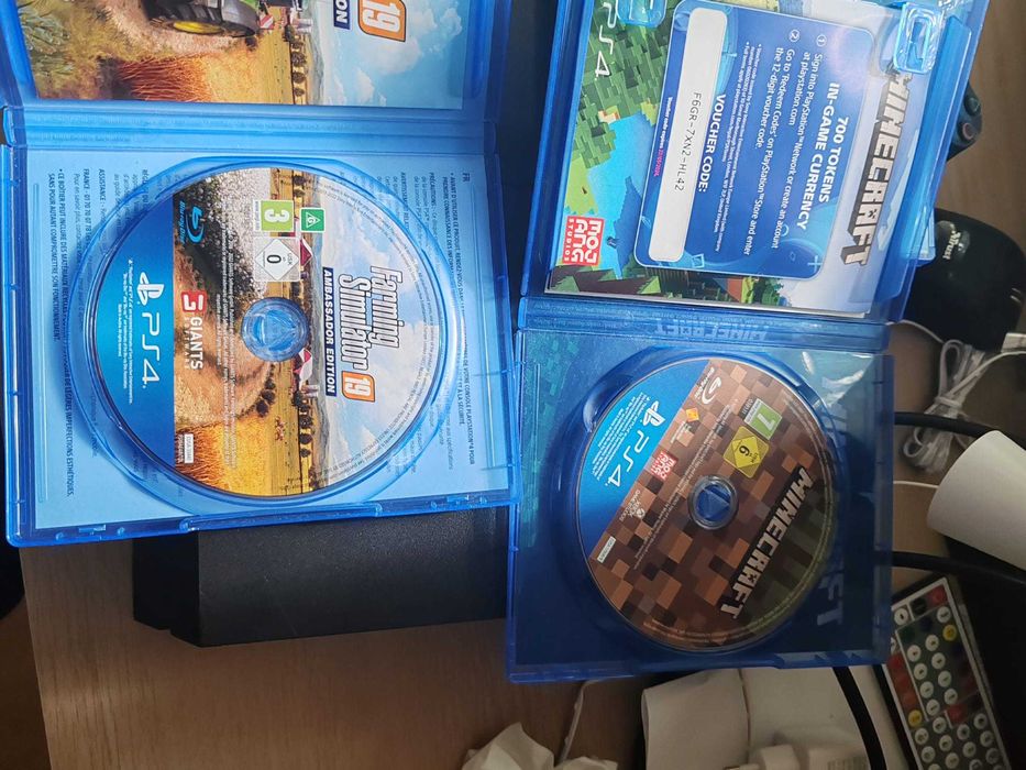 playstation 4 cu 1TB doua manete si trei jocuri