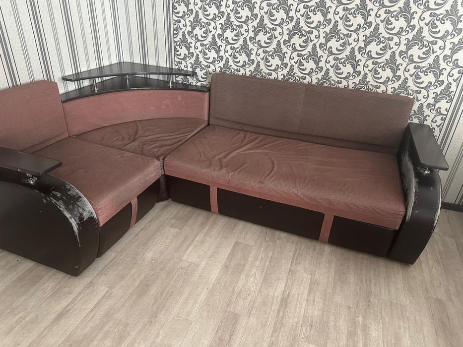 Отдам даром диван и кресло