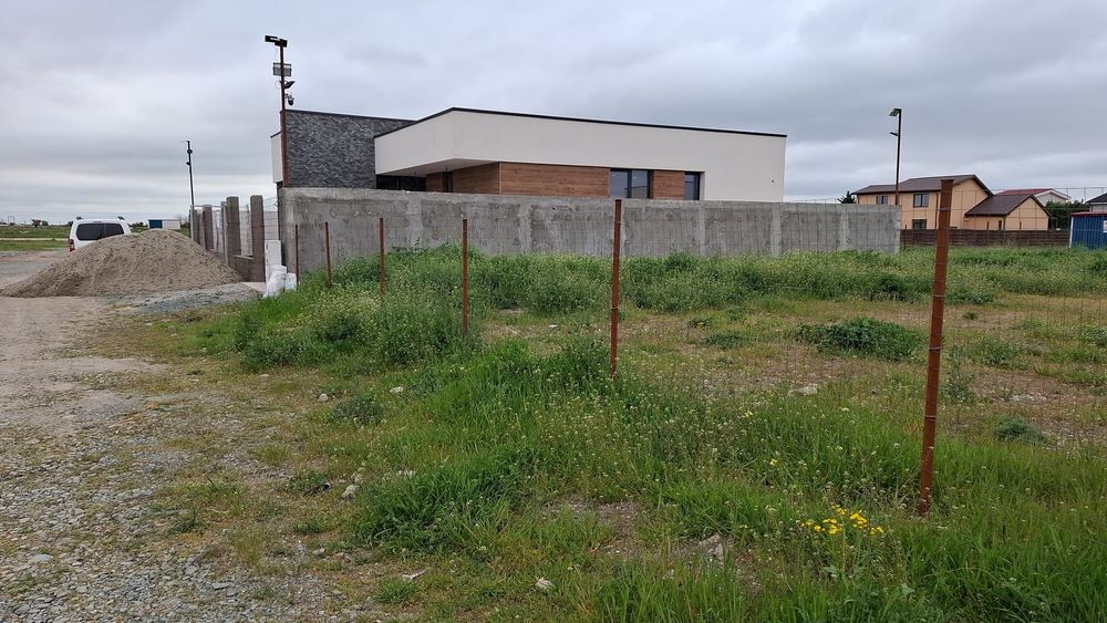 Teren de vânzare cumpănă