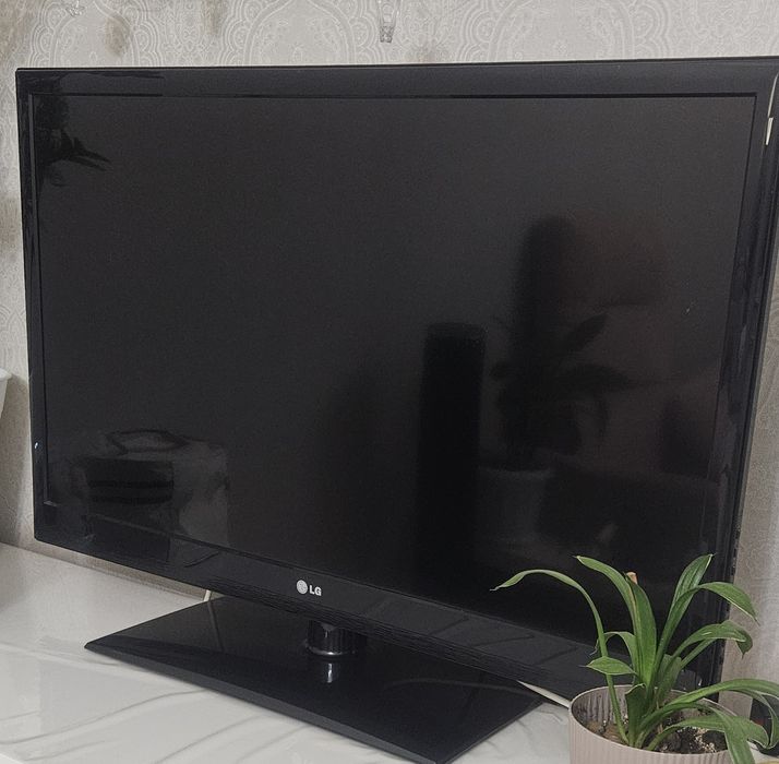 Продам телевизор  LG