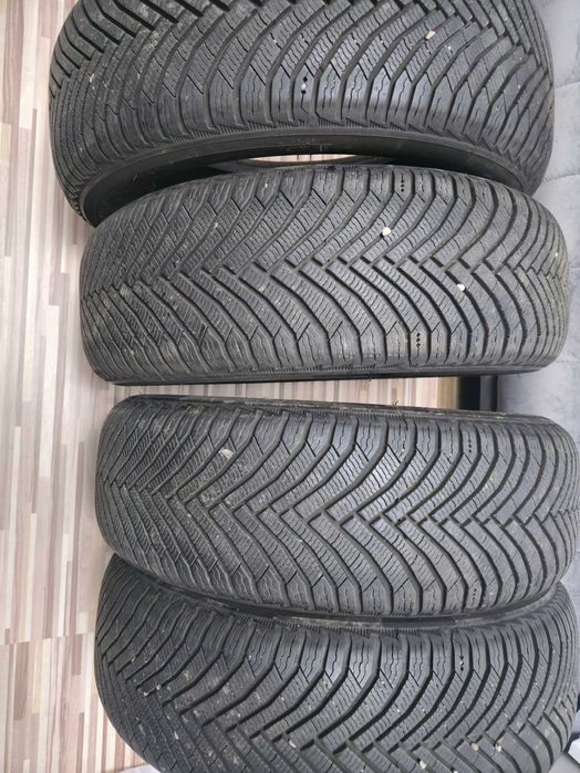 Set iarna 2024 Michelin 215/60 R17 ca nou