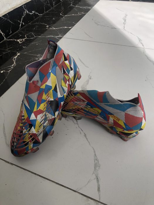 Адидас предатор жыртылмаган тек киылген