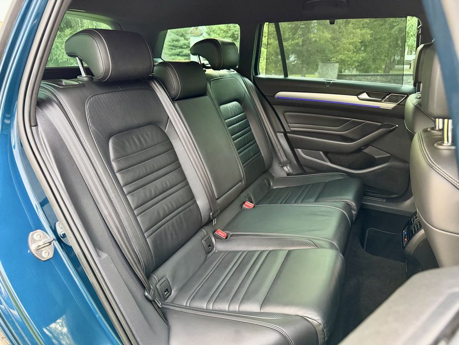 Vw Passat B 8.5 Facelift - R Line - 2021 - 2.0 TDI - 150 Cp - 168.800 Km - Istoric la Zi - IQ LIGHT - AquaMarin Blue Ultra Merallic