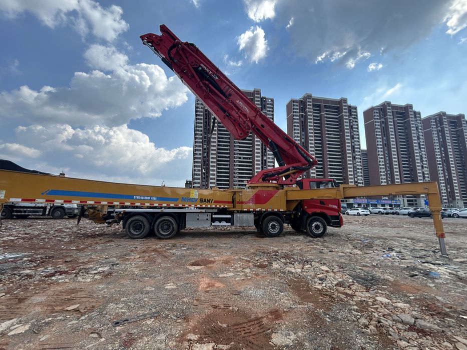 Услуги Автобетонасос , Слон, помпа от 37м до 65м