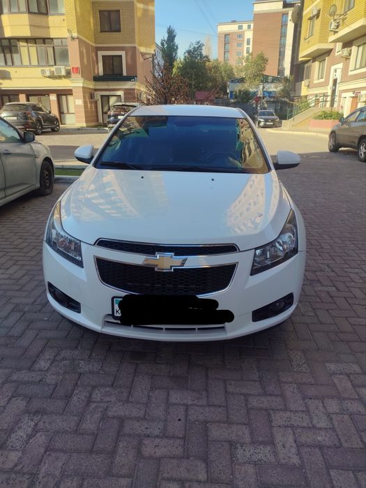 Продам Шевроле Круз 2012г1.8 акпп.