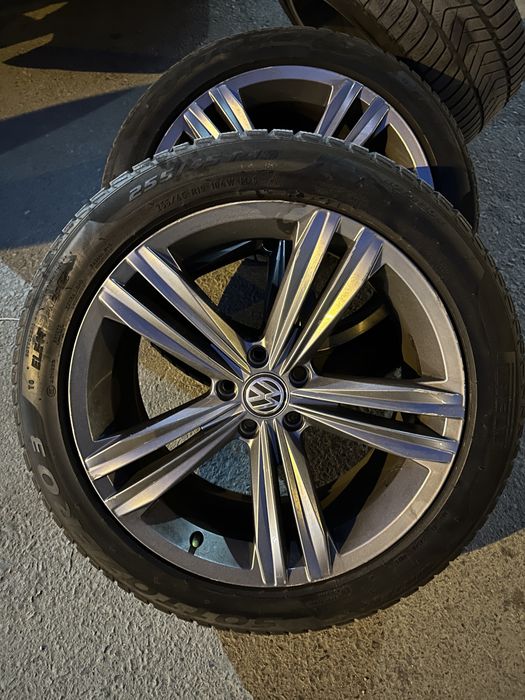 Jante vw r19 sebring pirelli iarna Navodari • OLX.ro