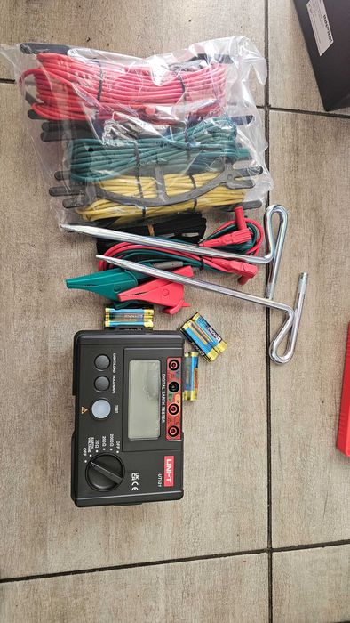 Aparat de testarea a valorii impamantarii Uni-T UT521