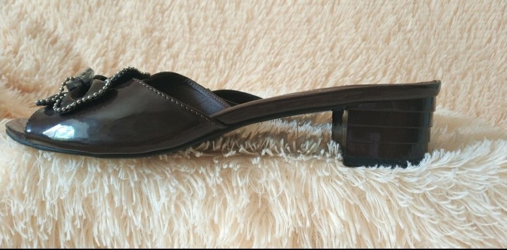 Продам женскую обувь