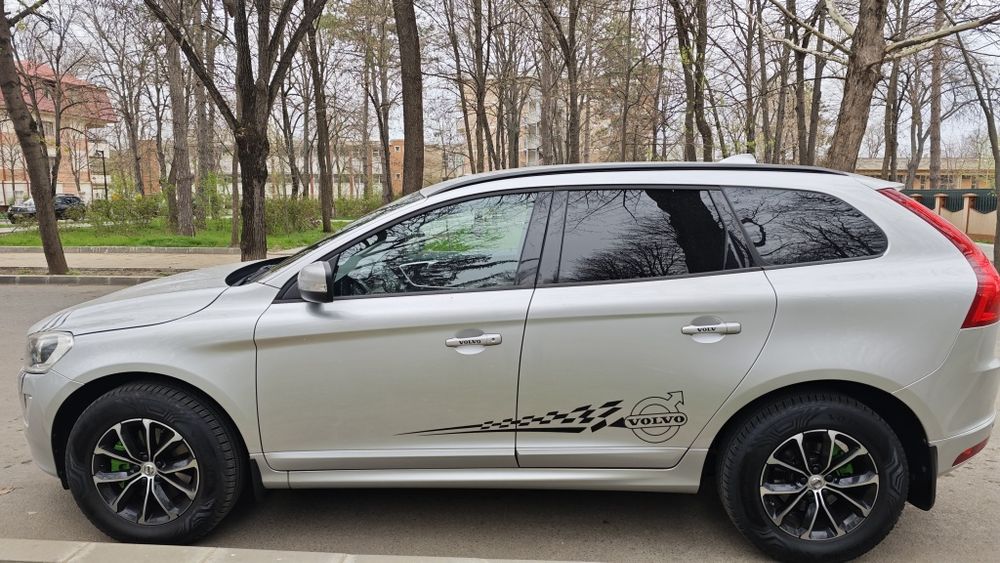 De vânzare Volvo XC60 D3 in 5 cilindri cu motor de 2 litri