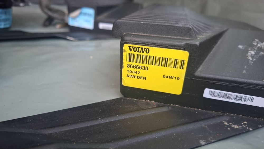Volvo колони усилвател