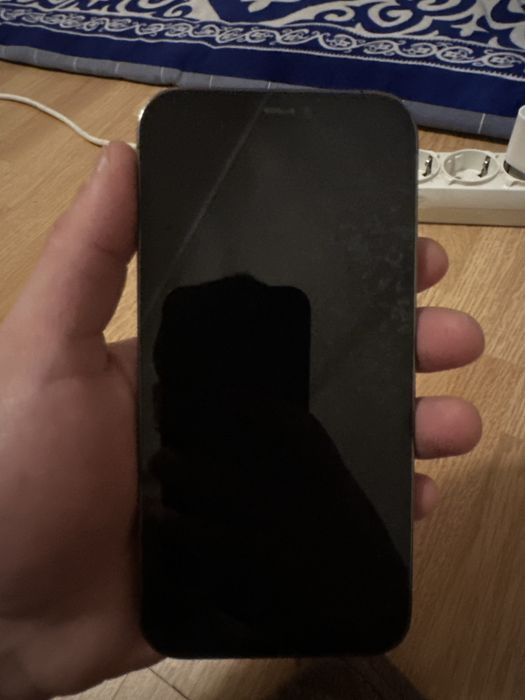 Айфон 12 про с гарантей