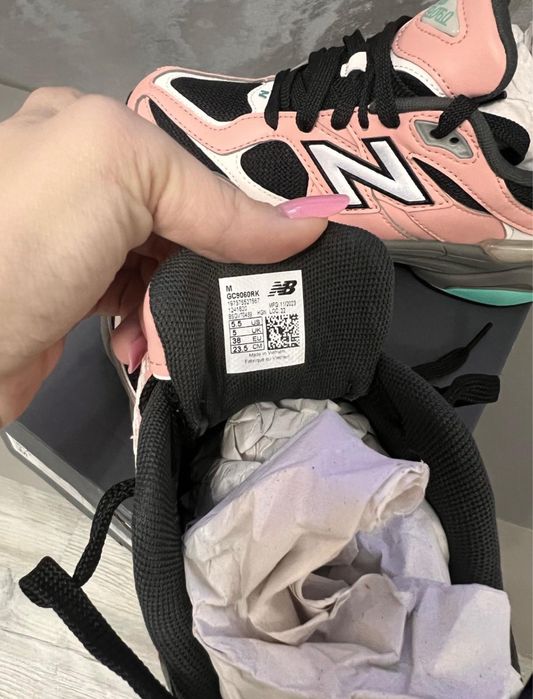 Adidasi New Balance 9060 originali