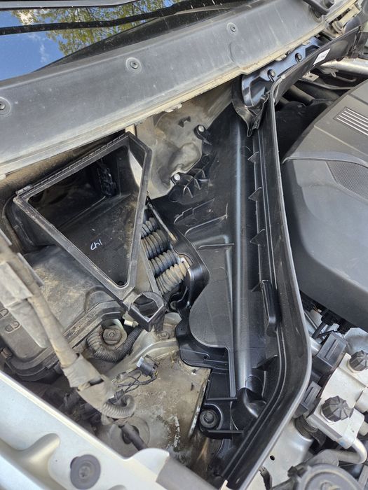 Кора Под Чистачки BMW X6 E71  Средна Част  Уплътнения Против Вода БМВ Е71 Х6 паели лява  дясна и средна част с гумени