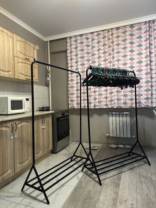 Продам 2 рейл напольная вешалка 15 тысяч