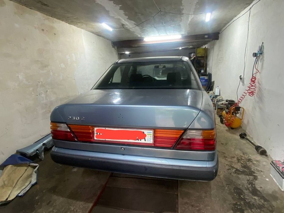Mercedes-Benz 230 1989 — 2