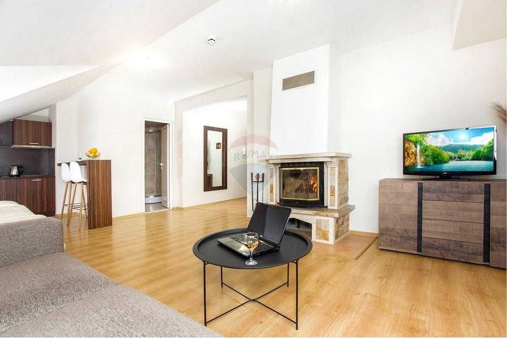 Продава се Едностаен апартамент в к.к. Пампорово - 59 кв.м за 933 €/кв.м - Снимка #2