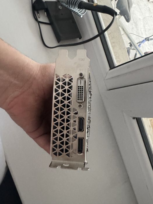 Видеокарта AMD Radeon RX 580 есть в количестве