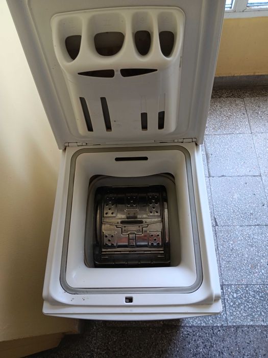 Пералня Whirlpool AWT 5088/4 с горно зареждане – За части / за ремонт