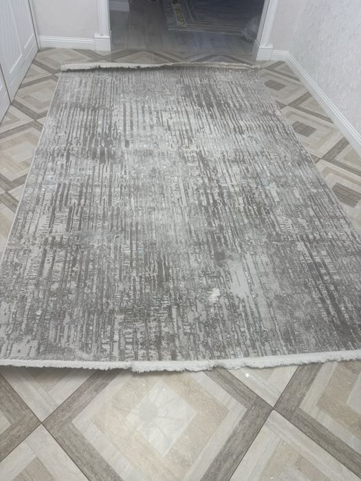 Продам ковер 2*3 в отличном состоянии