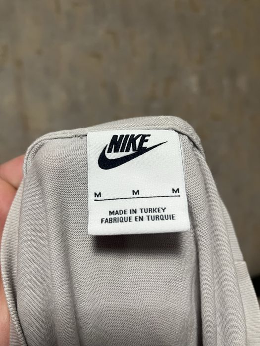 Сива тениска Nike