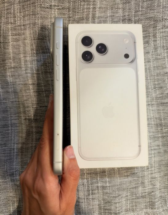 17 pro max като нов!256gb
