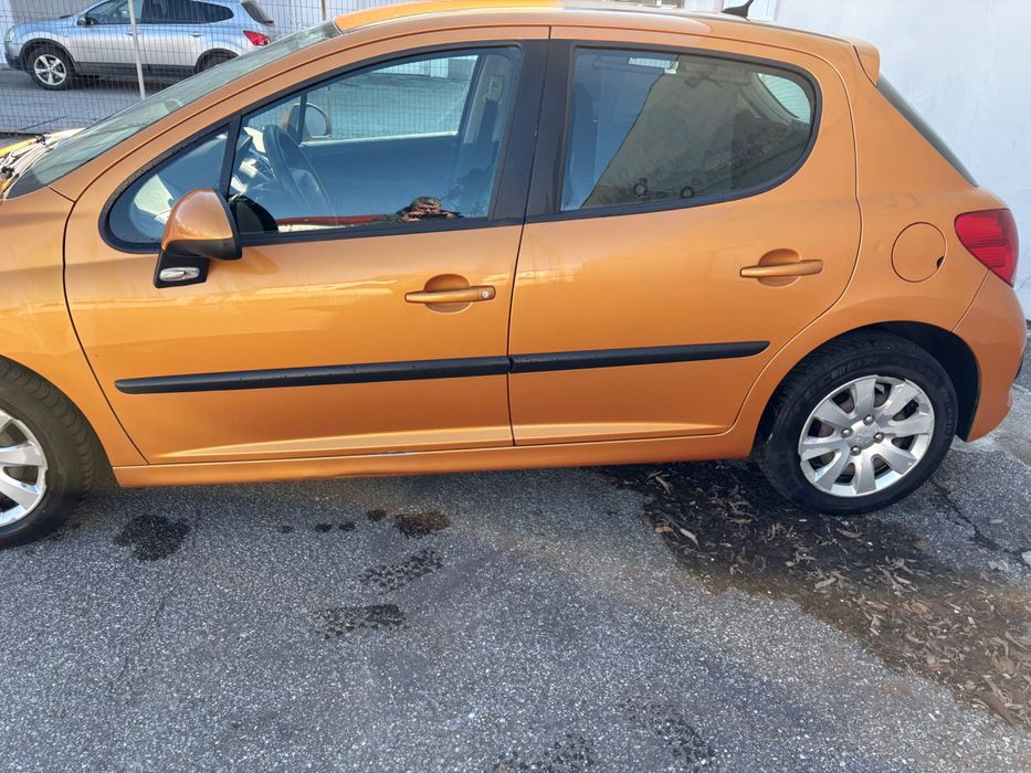 Peugeot 207  an 2008