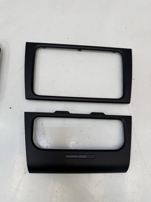 Grila rama navigatie clima butoane geam sofer buton inchidere usi VW Golf 6