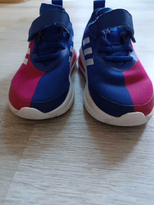 Маратонки адидас