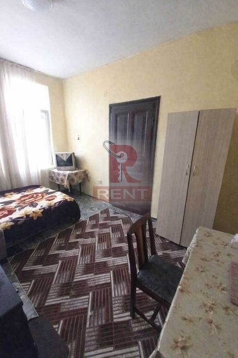 Дава се под наем Двустаен апартамент в Шумен, Гривица - 35 кв.м за 219.3 € - Снимка #1