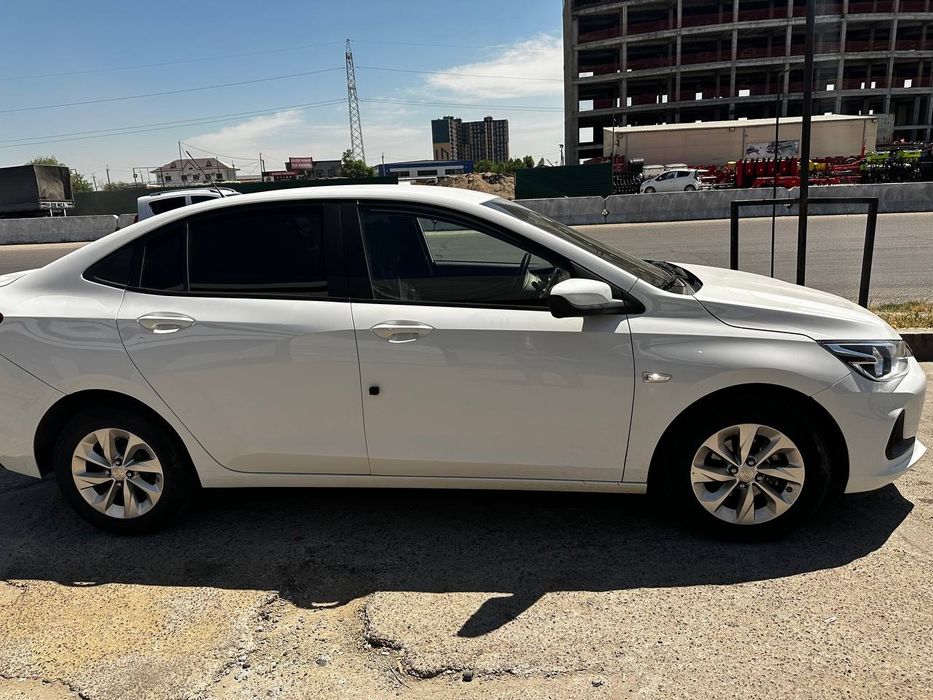 Oxin LTZ sotiladi