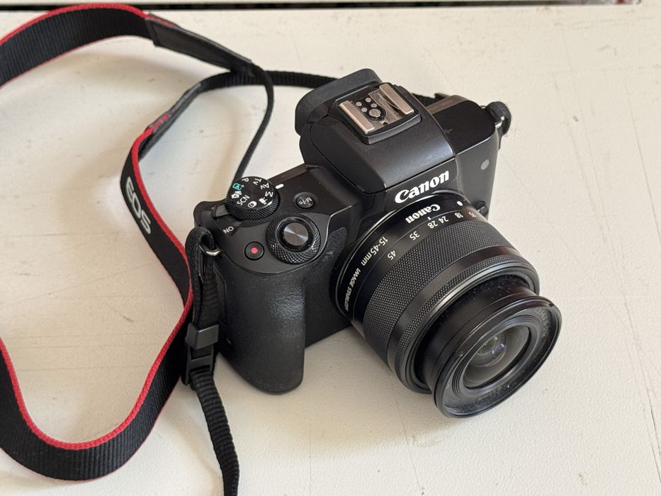 Продам фотоаппарат canon m50